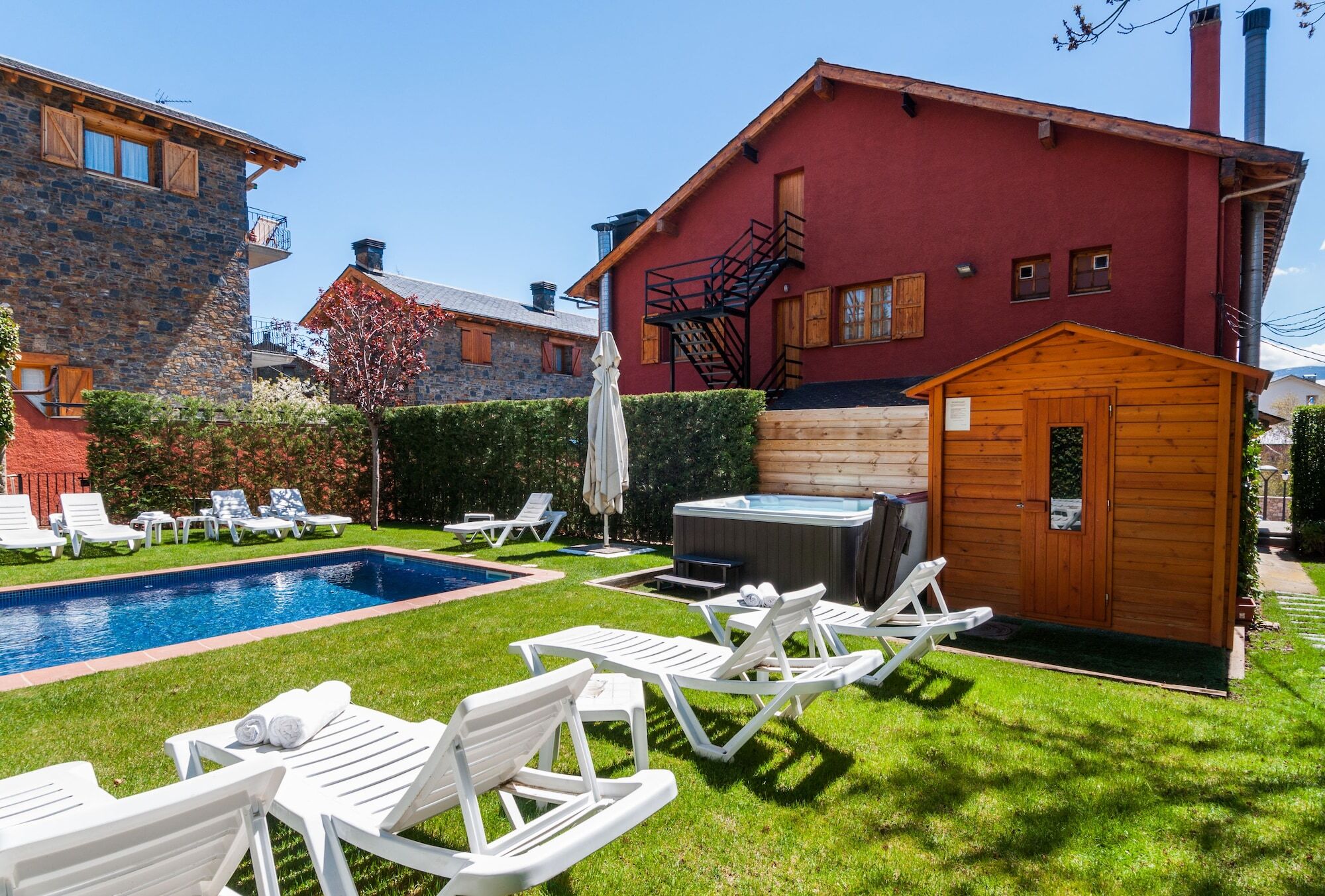 Hotel Esquirol (Adults Only) Llivia Exterior photo